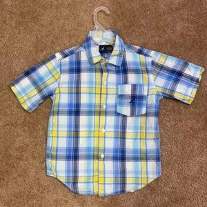 Nautica boys button down short sleeve shirt size 6